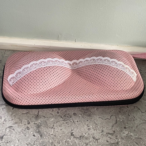 Blue and Pink Bra Travel Cases - Picture 4 of 6